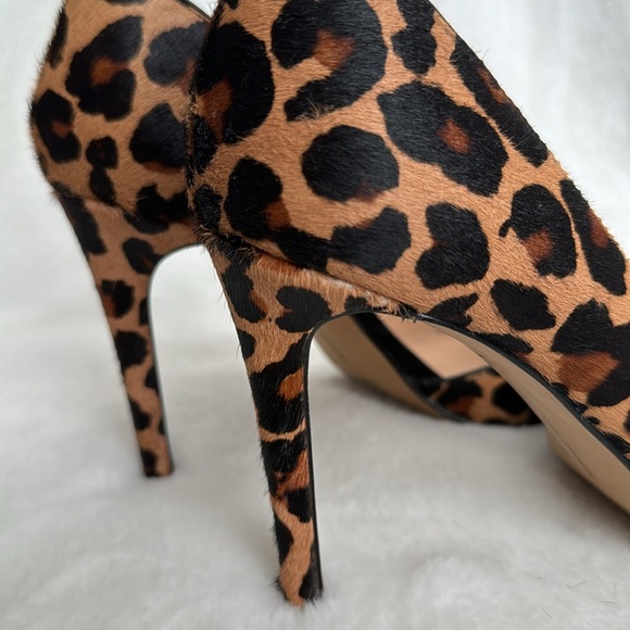 Wore them twice, minor defects not noticeable but good conditions - Picture 5 of 7